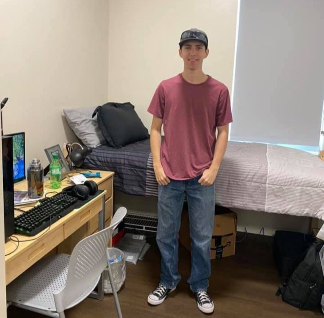 兇嫌泰勒是受了什麼影響，從學霸青年變成槍手？（翻攝自FB@David Kusumoto）